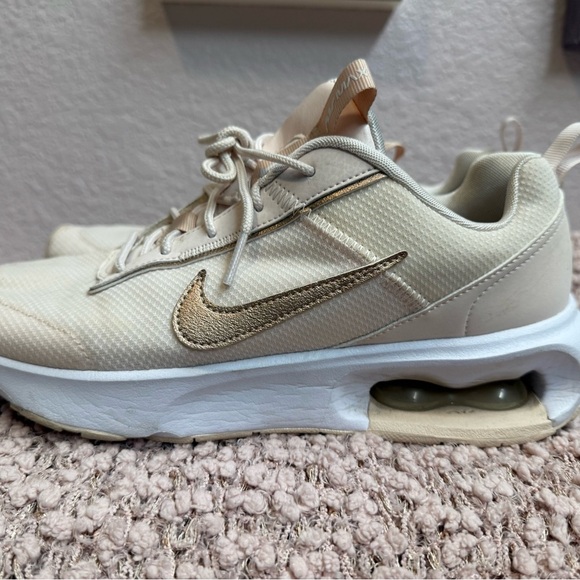 Nike Women's Air Max Pink, sz 8.5 - Picture 3 of 10